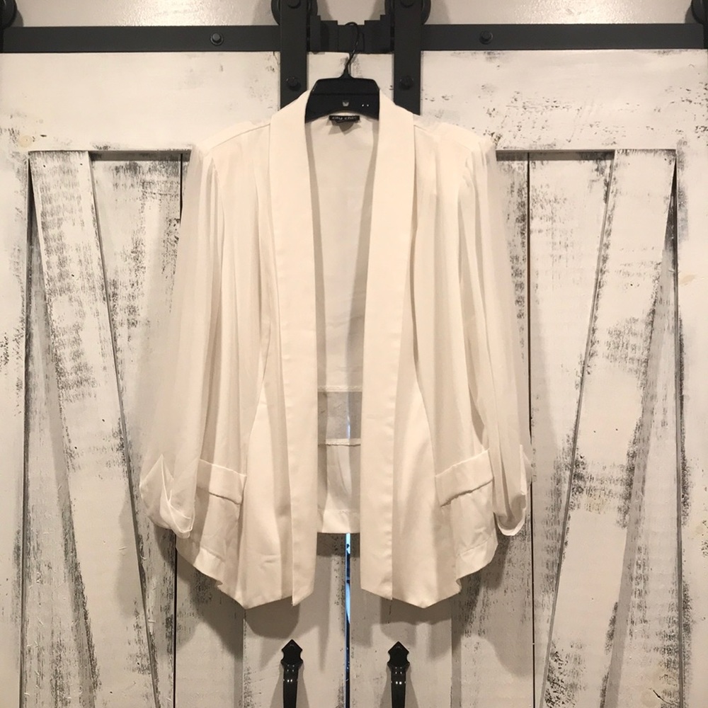 LIKE NEW City Chic Chiffon sleeve blazer, Size 20